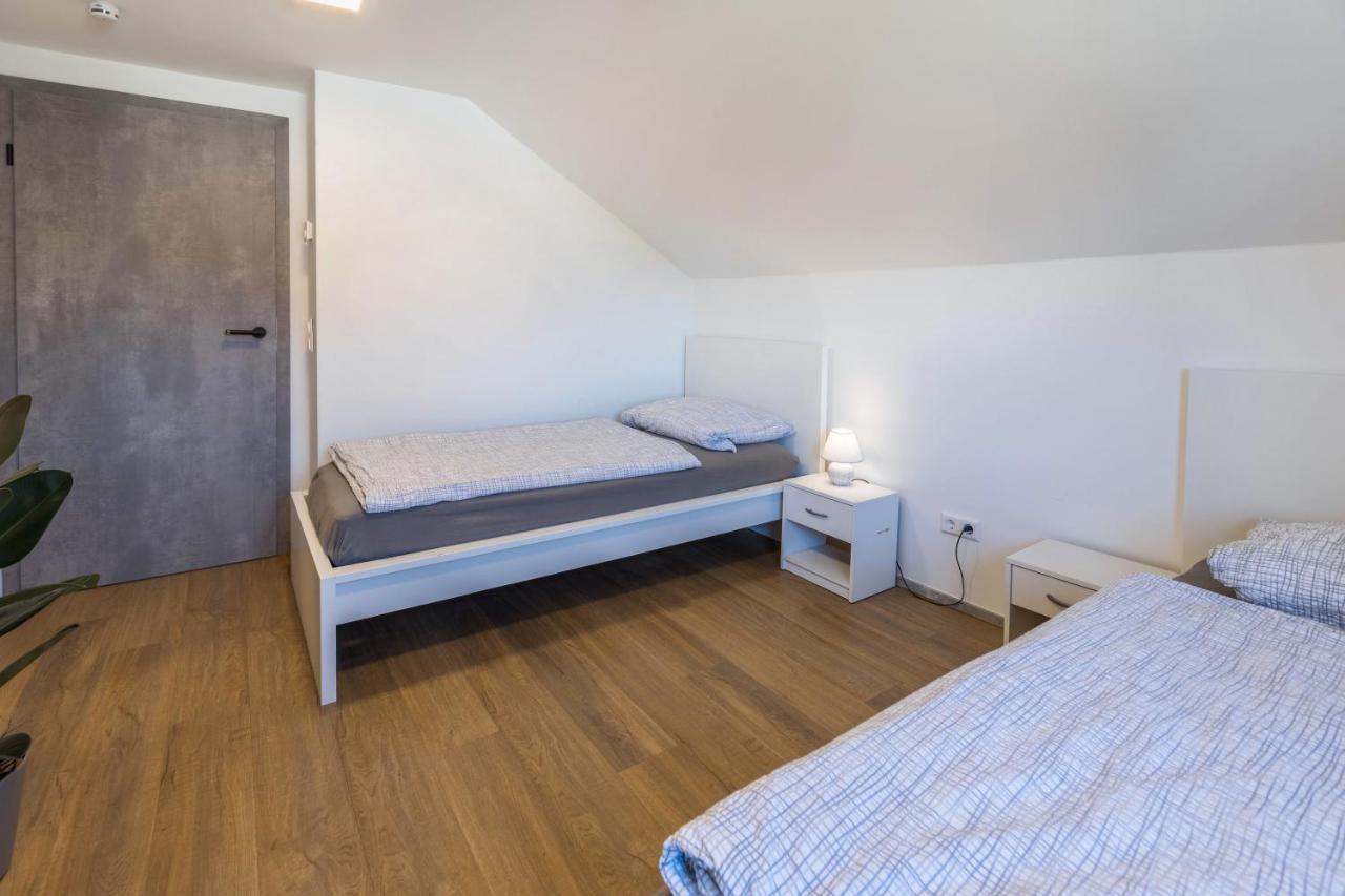 Zeichner Apartamento Geisingen Exterior foto